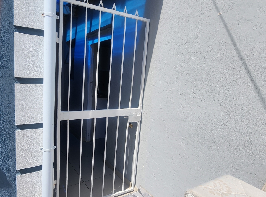 To Let 1 Bedroom Property for Rent in Glenlilly Western Cape